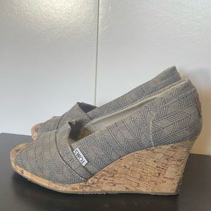 Tom’s wedge open toed sandal. Michelle style.  Cork heel